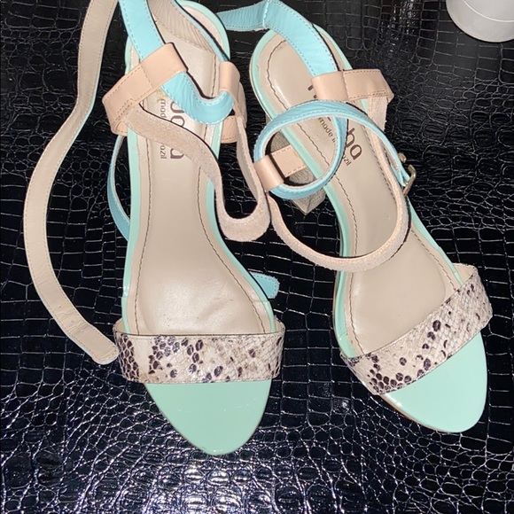 Shoes - Picture 1 of 5